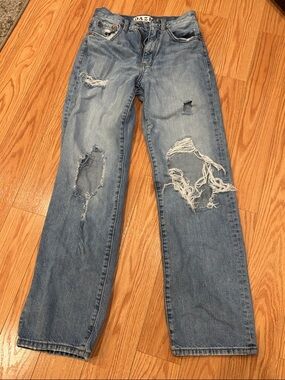 Daze Women's Light Blue Distressed Straight Leg Jeans